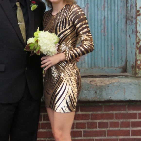 Gold size 6 homecoming dress - Picture 2 of 7